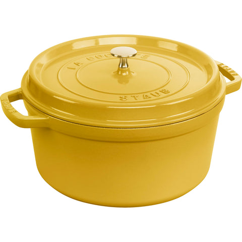 Staub cocotte de hierro redonda Citron, vista general para cocina duradera y estilo en mesa.