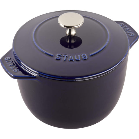 STAUB cocotte pequeña 1,5 qt, azul oscuro para cocinar y presentar en mesa.