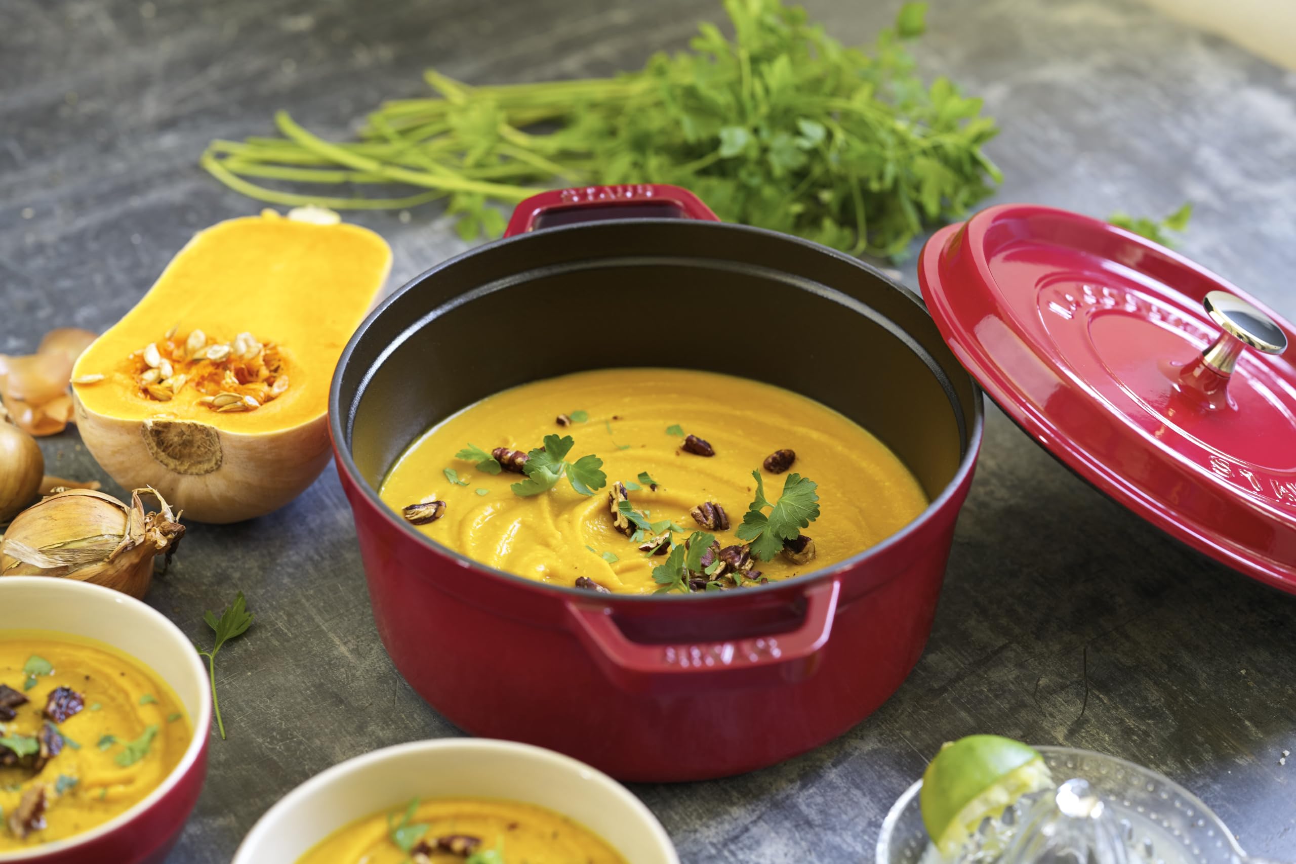 Staub base lisa: apta para inducción y otras fuentes de calor