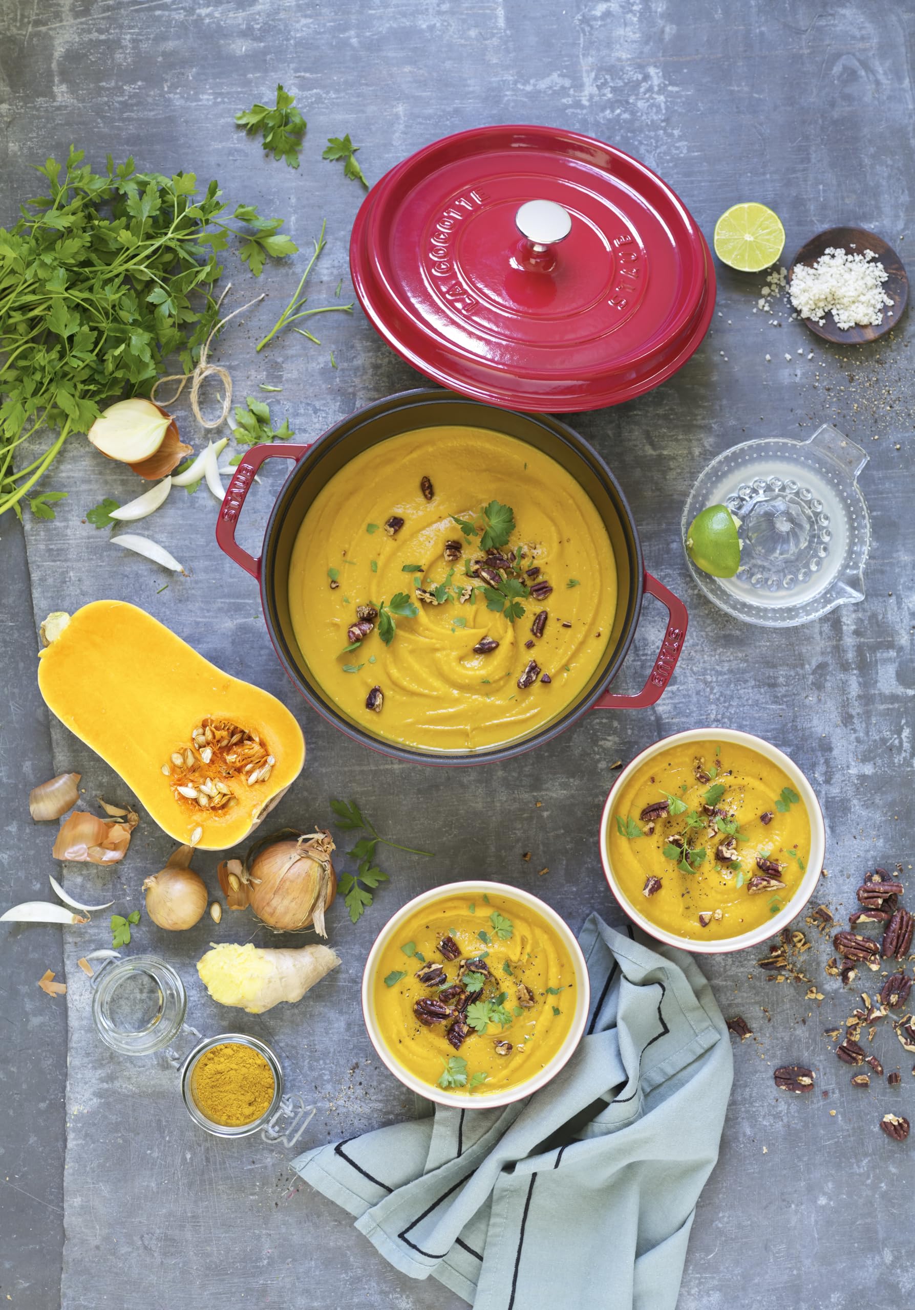 Staub interior negro mate: superficie antiadherente natural y resistente