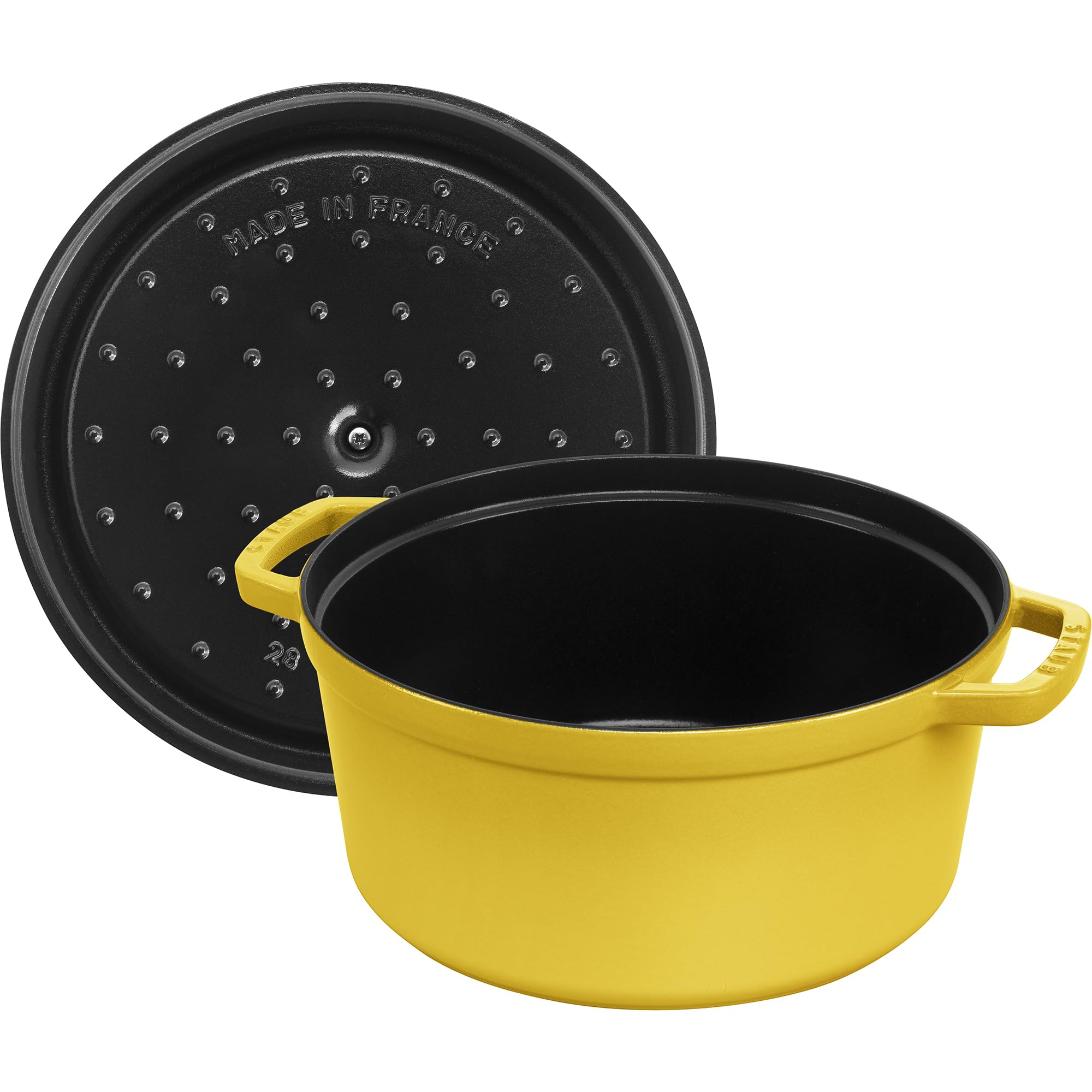Staub cocotte, apta para inducción, gas y electricidad, gran versatilidad en cocina.