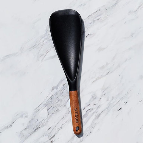 STAUB Cucharas con silicona mate negro y mango de acacia para mayor agarre