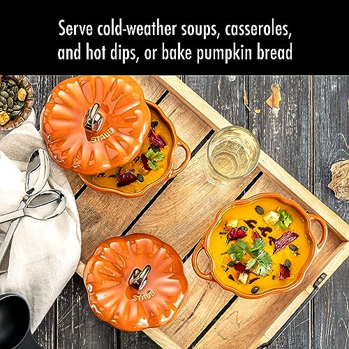 STAUB diseno elegante calabaza ceramica, pieza central atractiva
