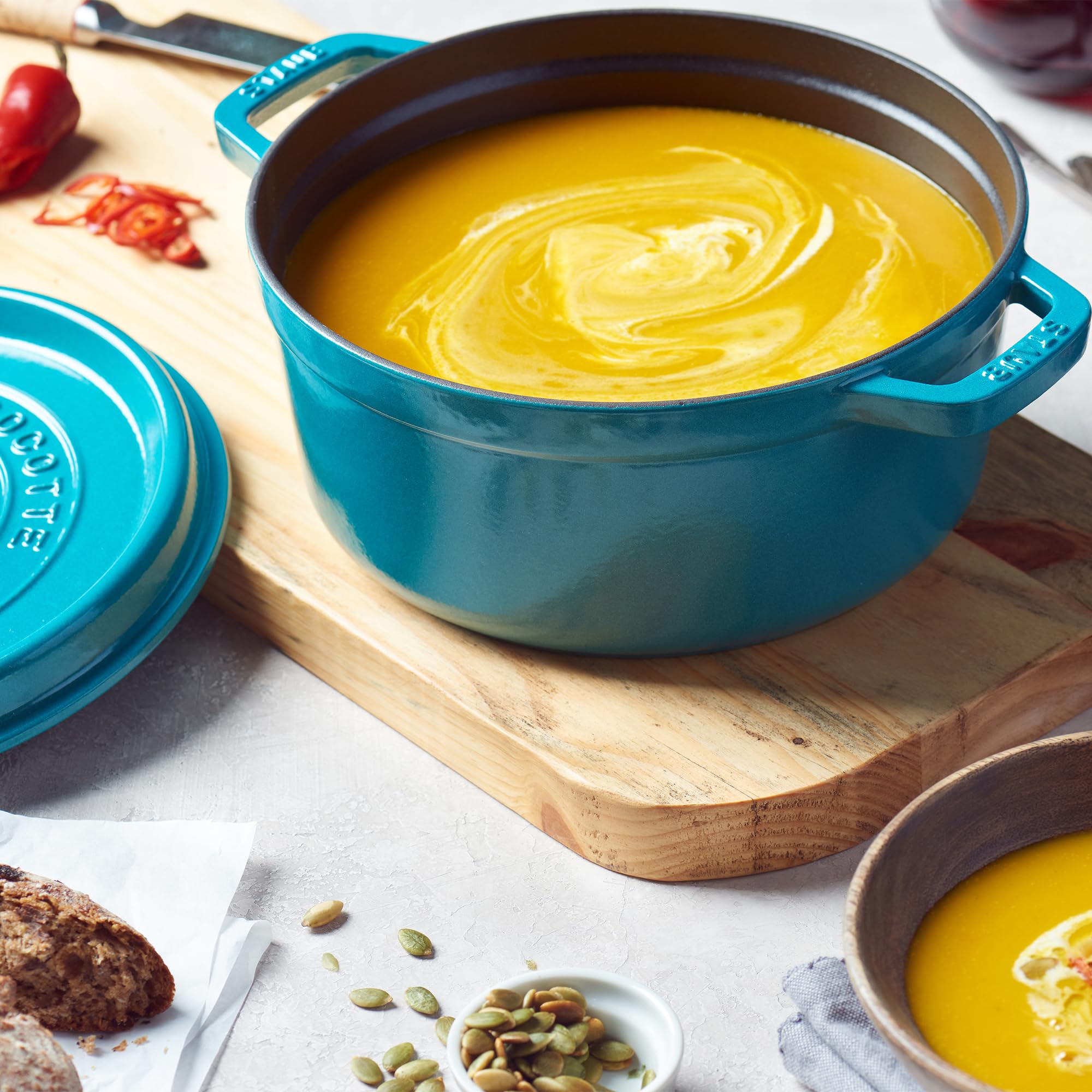 STAUB fondo esmaltado compatible con inducción y todas las estufas.