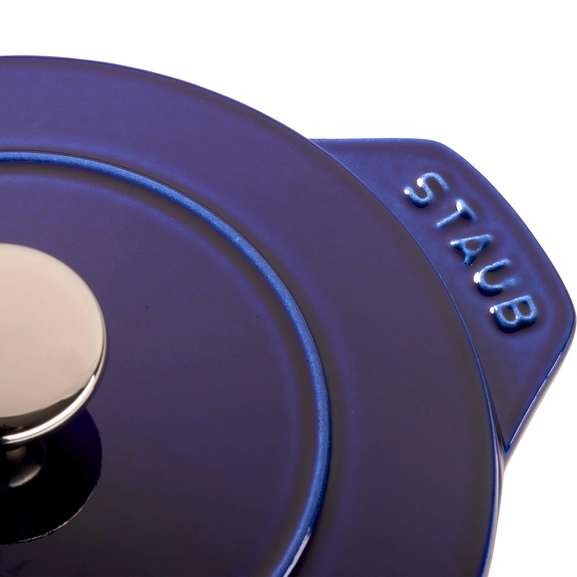 STAUB hecho en Francia garantiza calidad artesanal y calor estable.