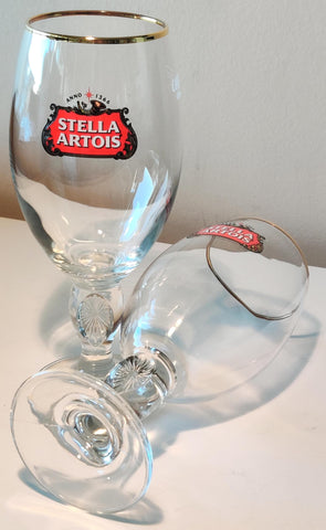 Conjunto de dos copas para compartir en cenas y reuniones.