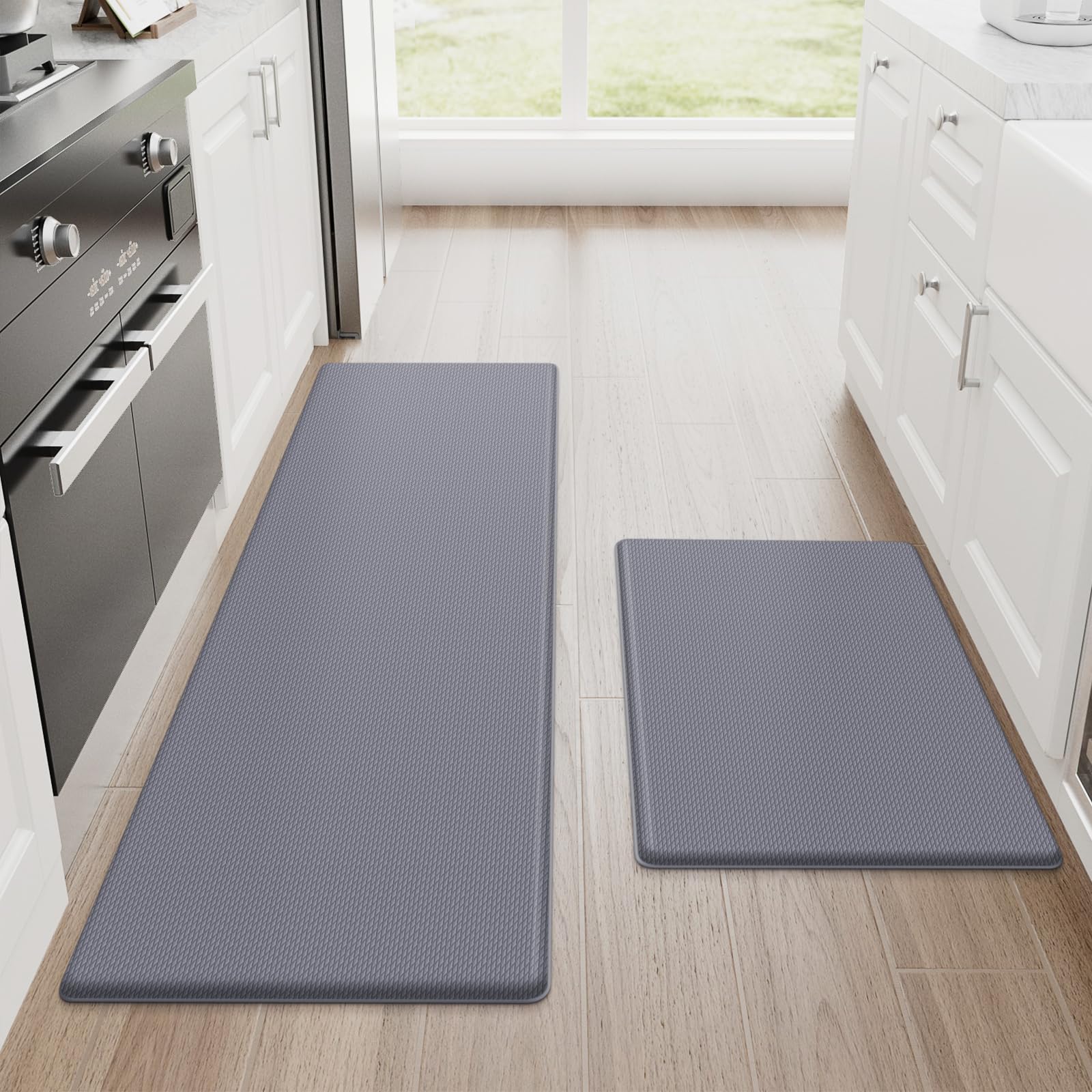 Alfombra StepRite para cocina, amortiguada, ofrece confort antifatiga al cocinar.