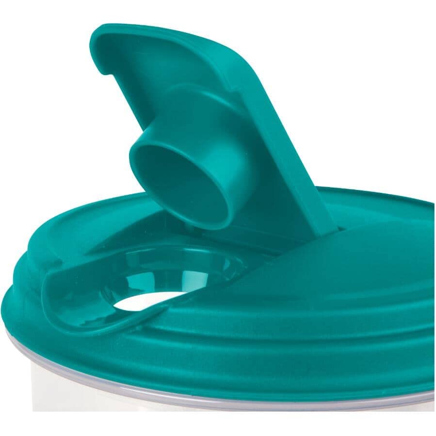 Sterilite tapa plegable para jarra, verter sin goteos y comodidad.