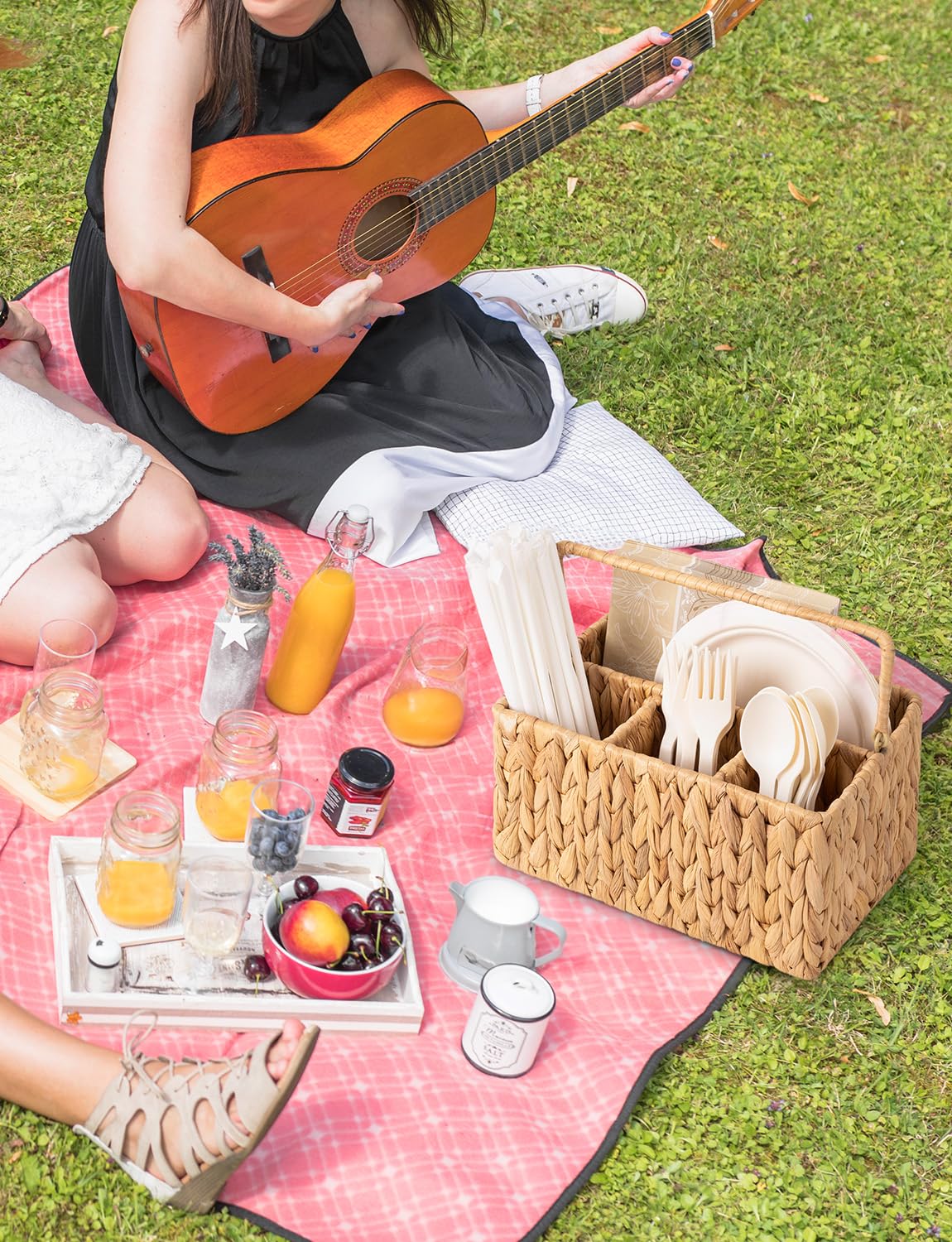 StorageWorks organizador cubiertos mimbre para mesa: añade encanto rústico y organización.