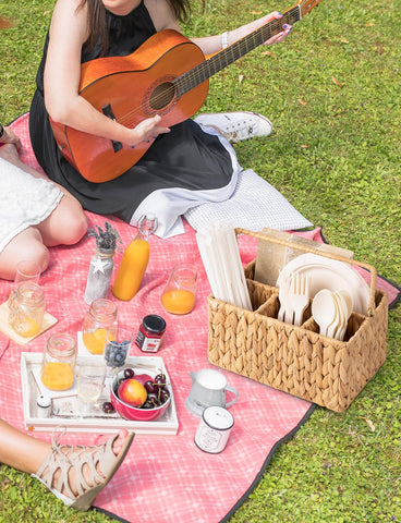 StorageWorks organizador cubiertos mimbre para mesa: añade encanto rústico y organización.