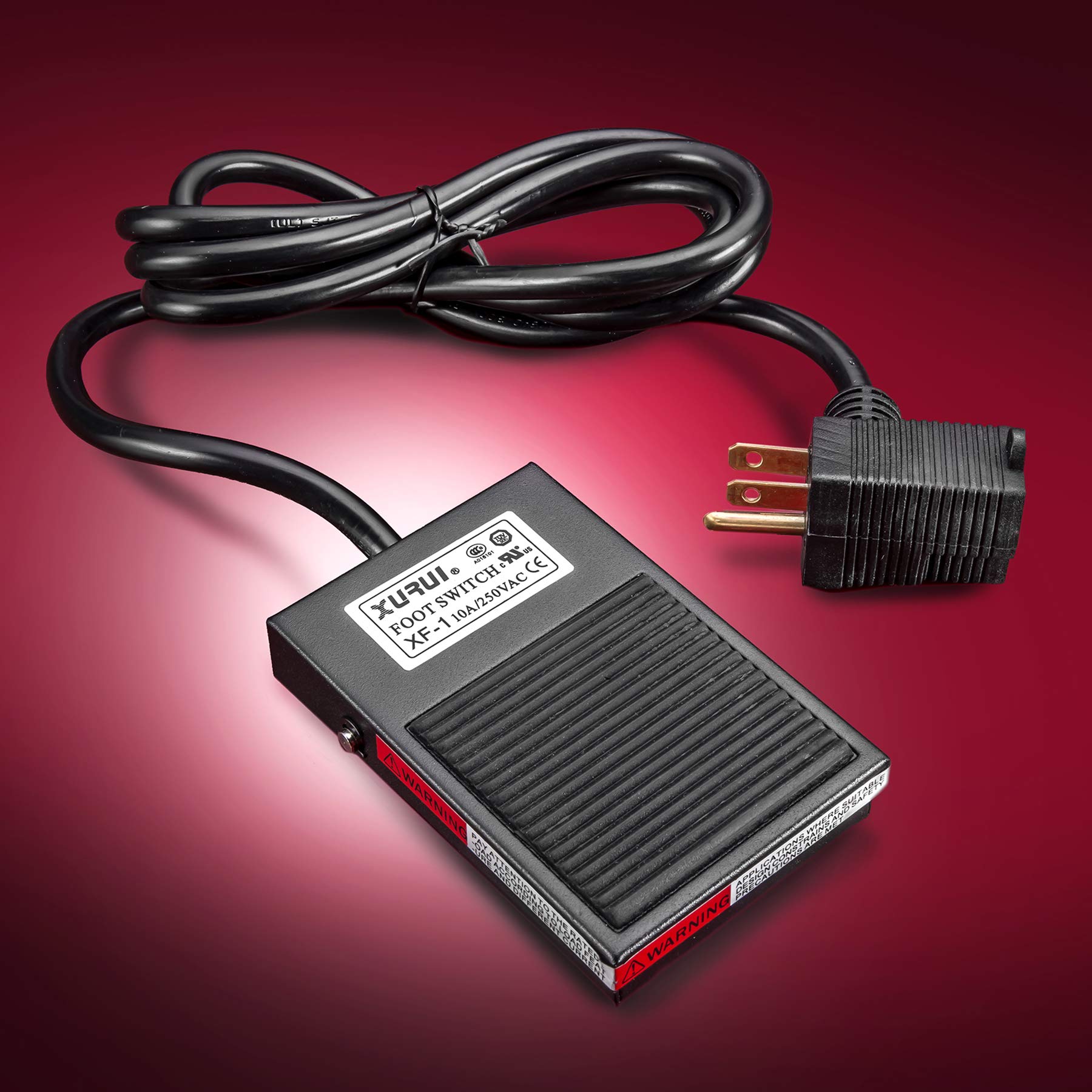 STX Turboforce II 4000: pedal de pie para operación con manos libres.