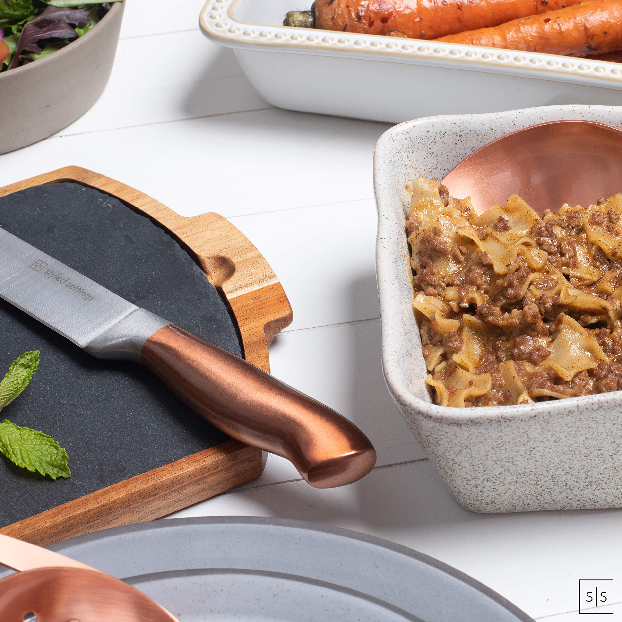 Styled Settings: cuchillo santoku con espiga completa, control cómodo durante el corte.