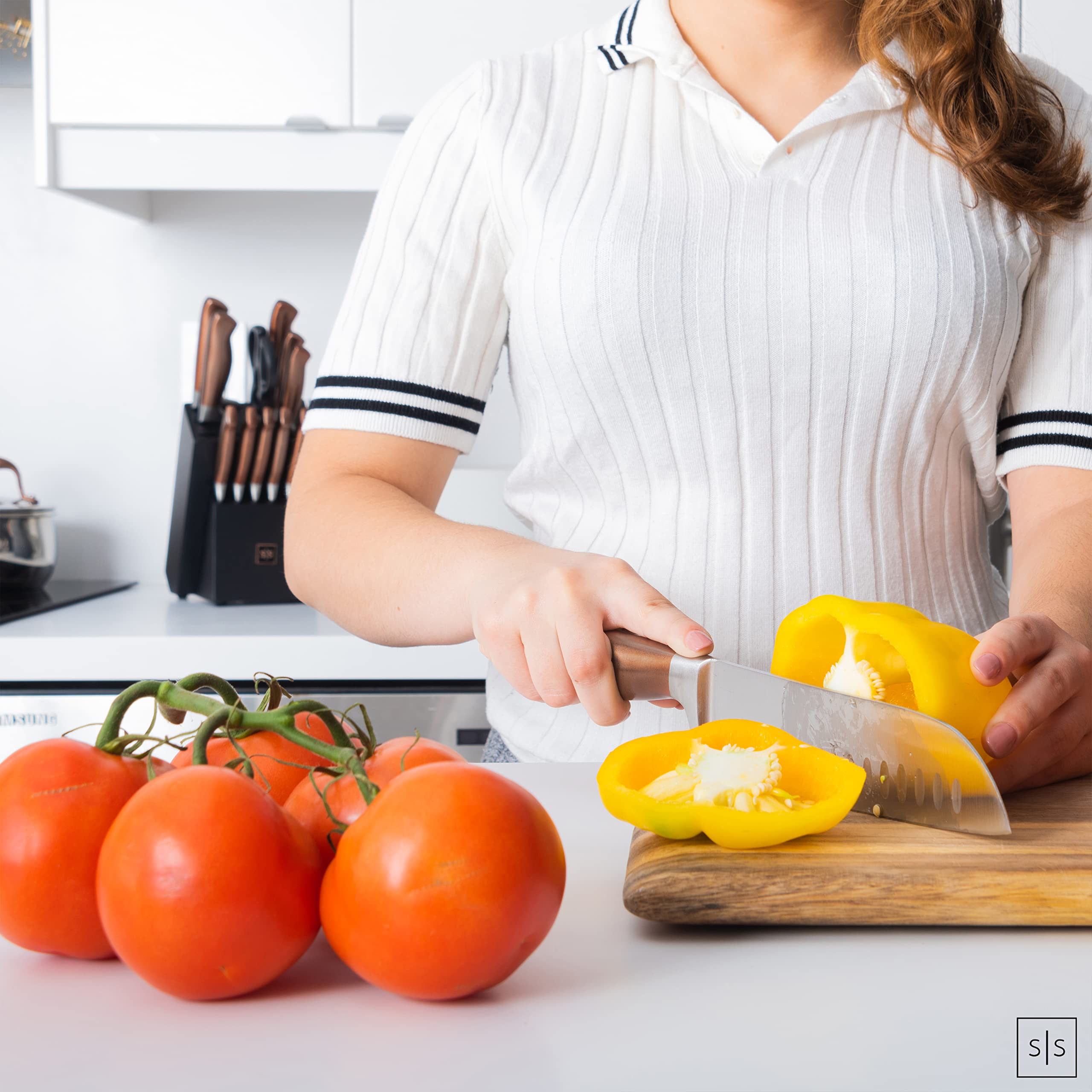 Styled Settings: tijeras de cocina incluidas, útiles para recortes rápidos.