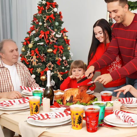 Copas navideñas Suclain con cascanueces para ambiente festivo y presentación elegante.