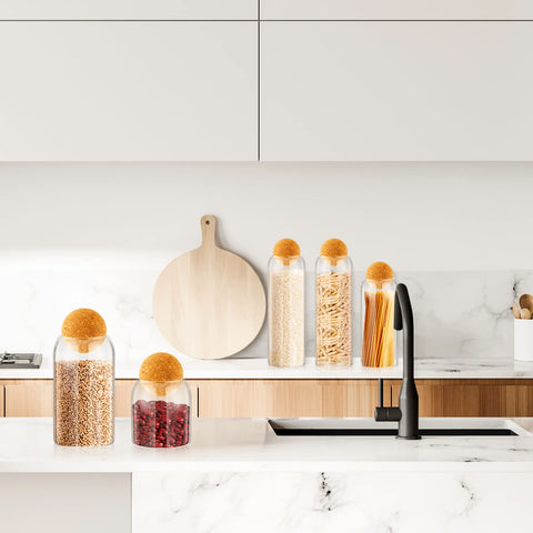 Diseño estético de jarras Suclain con líneas suaves y corcho elegante