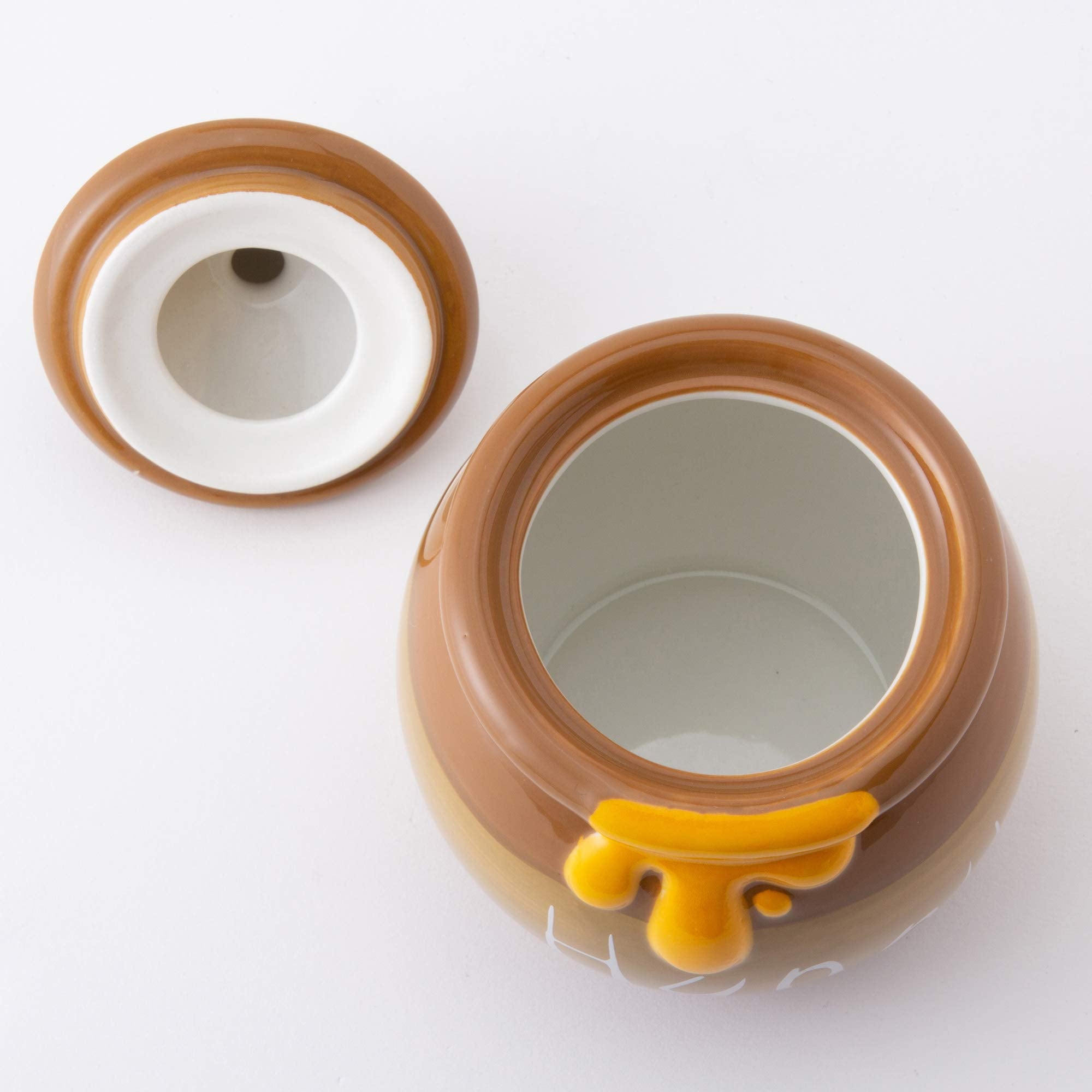 Sun Art Disney SAN2883 Winnie the Pooh porcelana blanca, superficie suave y duradera.