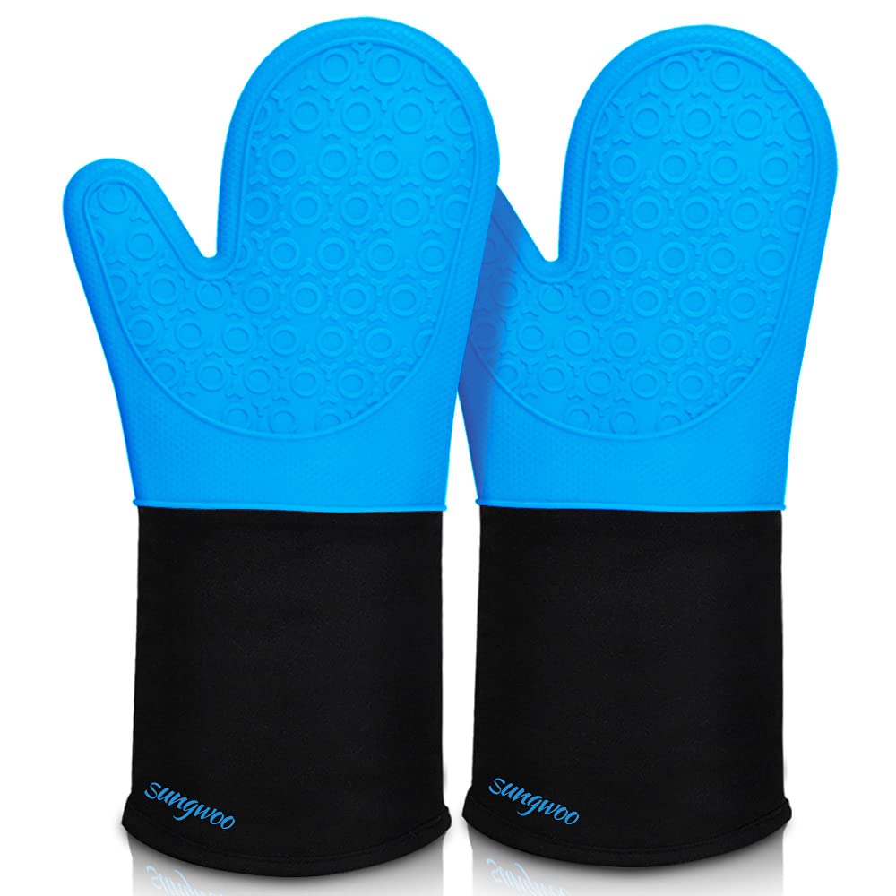 Guantes Sungwoo de silicona extra largos para agarre seguro en bandejas calientes.