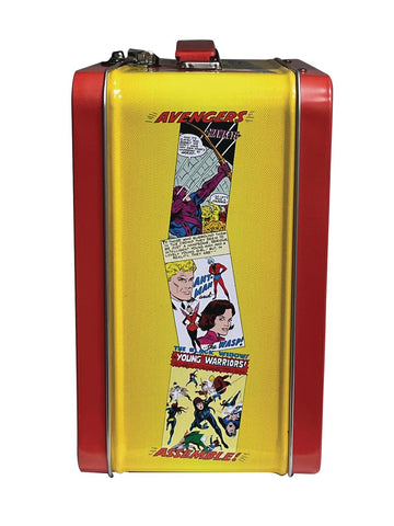 Lonchera Avengers Assemble de Surreal Entertainment, paneles retro, perfecto para fans.