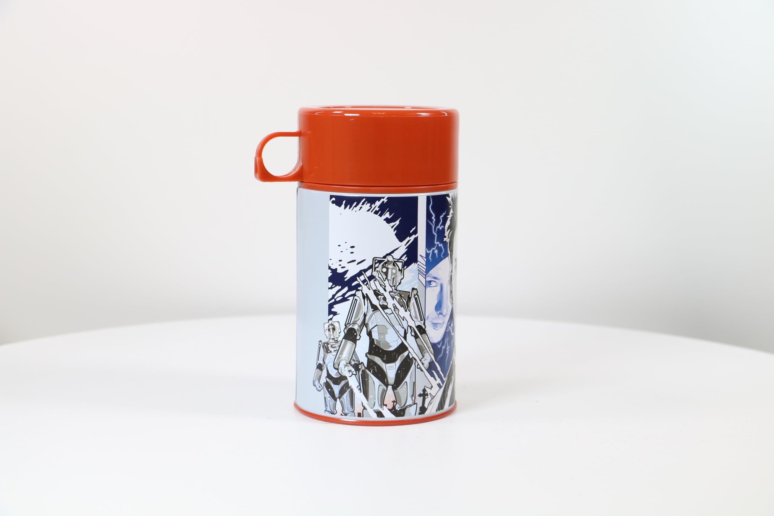 Lonchera Dr. Who de Surreal Entertainment, contiene contenedor de bebida de 10 onzas.