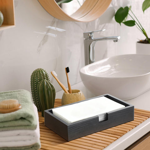 Uso versátil de Suzile, apto para baño o escritorio.