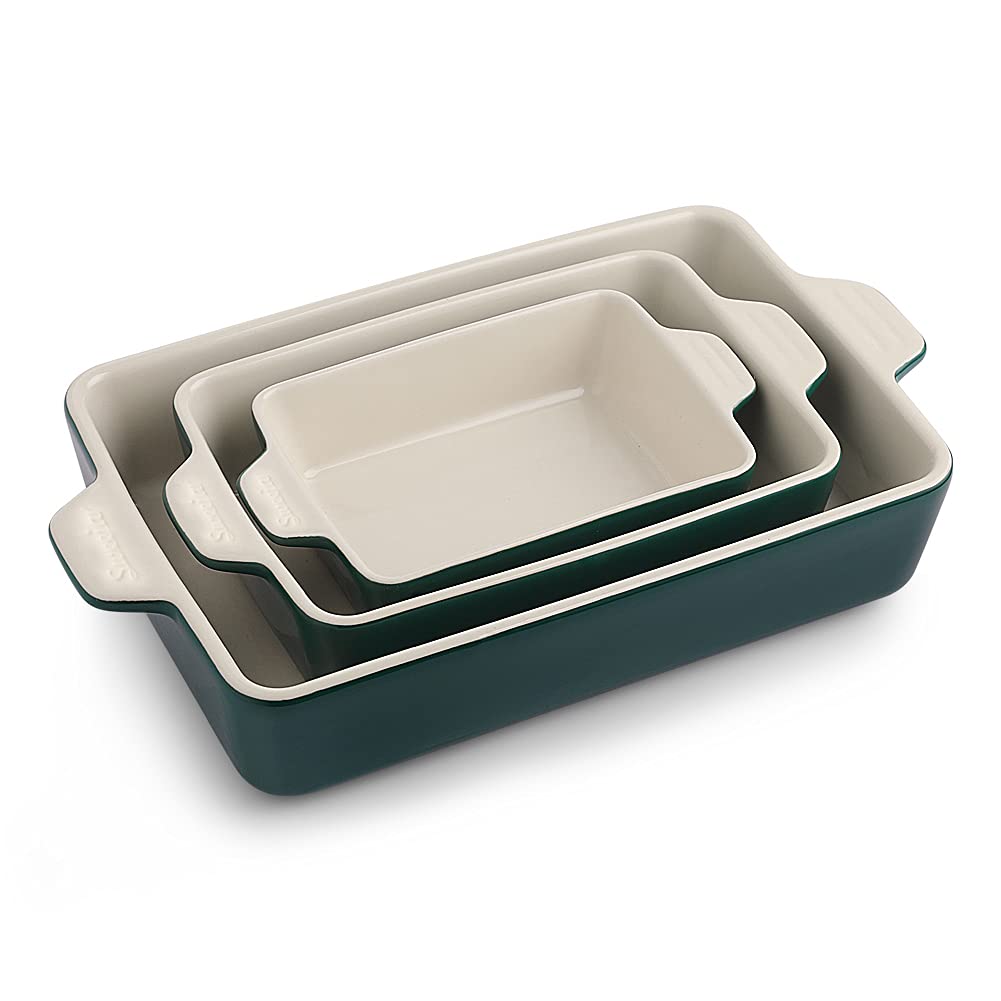 Bandeja rectangular Sweejar Jade, frente, para hornear y presentar platos calientes.