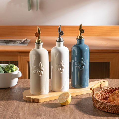 Dispensador cerámico Sweejar de 20 onzas para aceite de oliva.