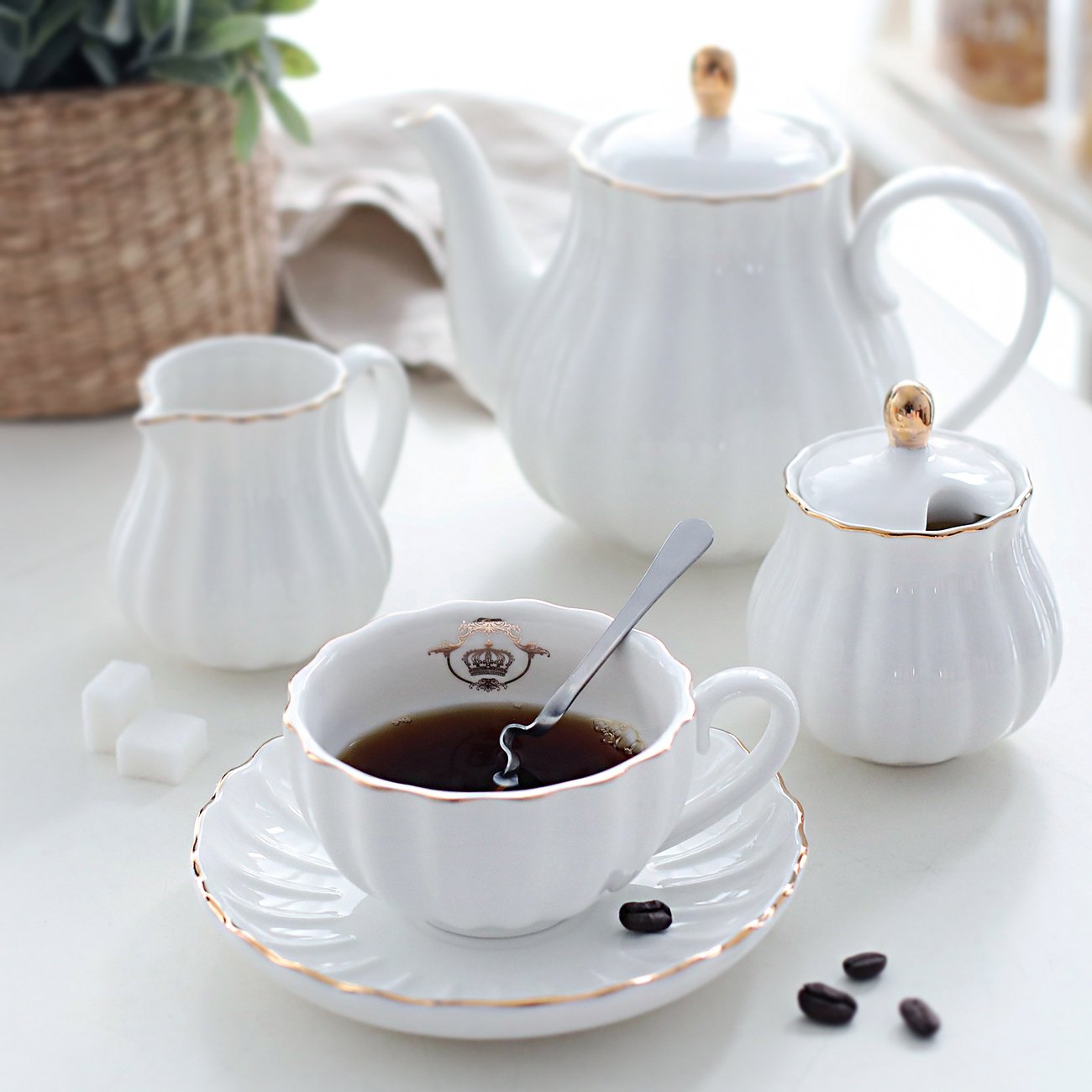 Sweejar tazas y platillos para una experiencia de té refinada en casa