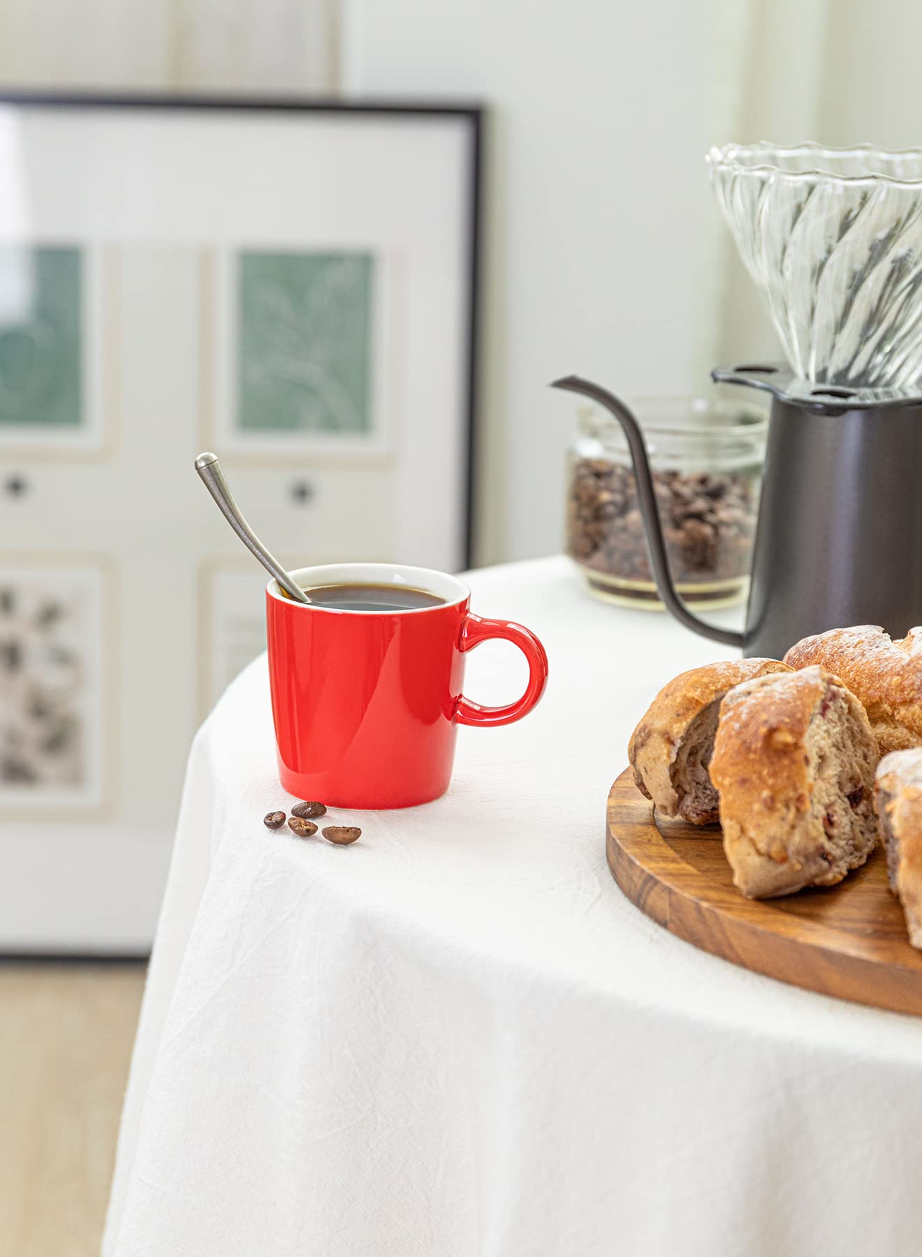 Tazas mini Sweese con acabado elegante para la mesa.