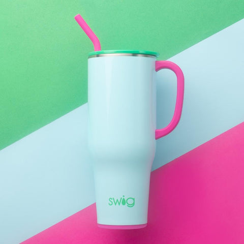 Swig Life 40oz Mega Mug con tapa deslizante para sorber sin salpicaduras.