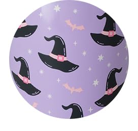 Swig Life Spellbound detalle estrellas brillantes entre sombreros de bruja.