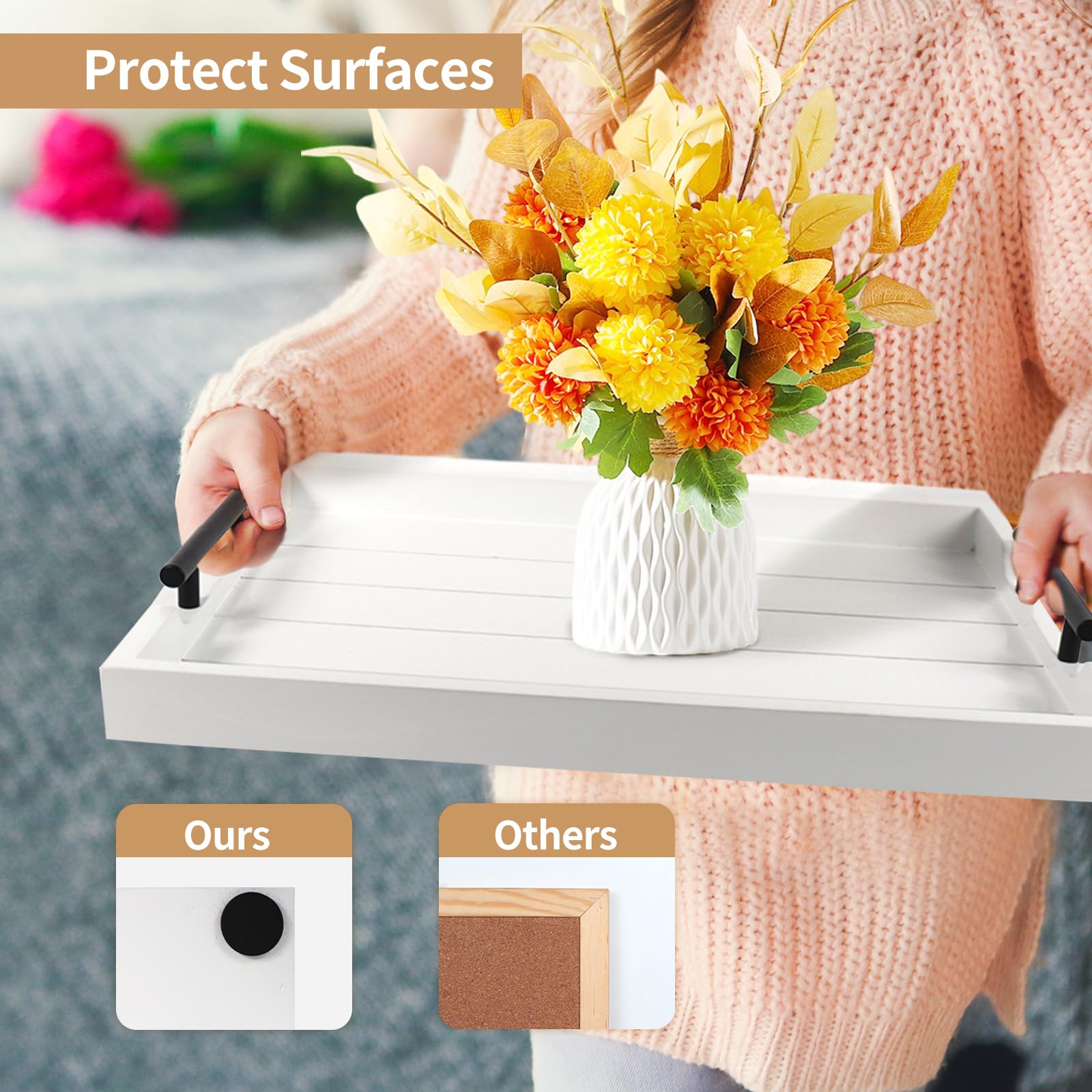 Cuatro posavasos incluidos protegen superficies de bebidas.