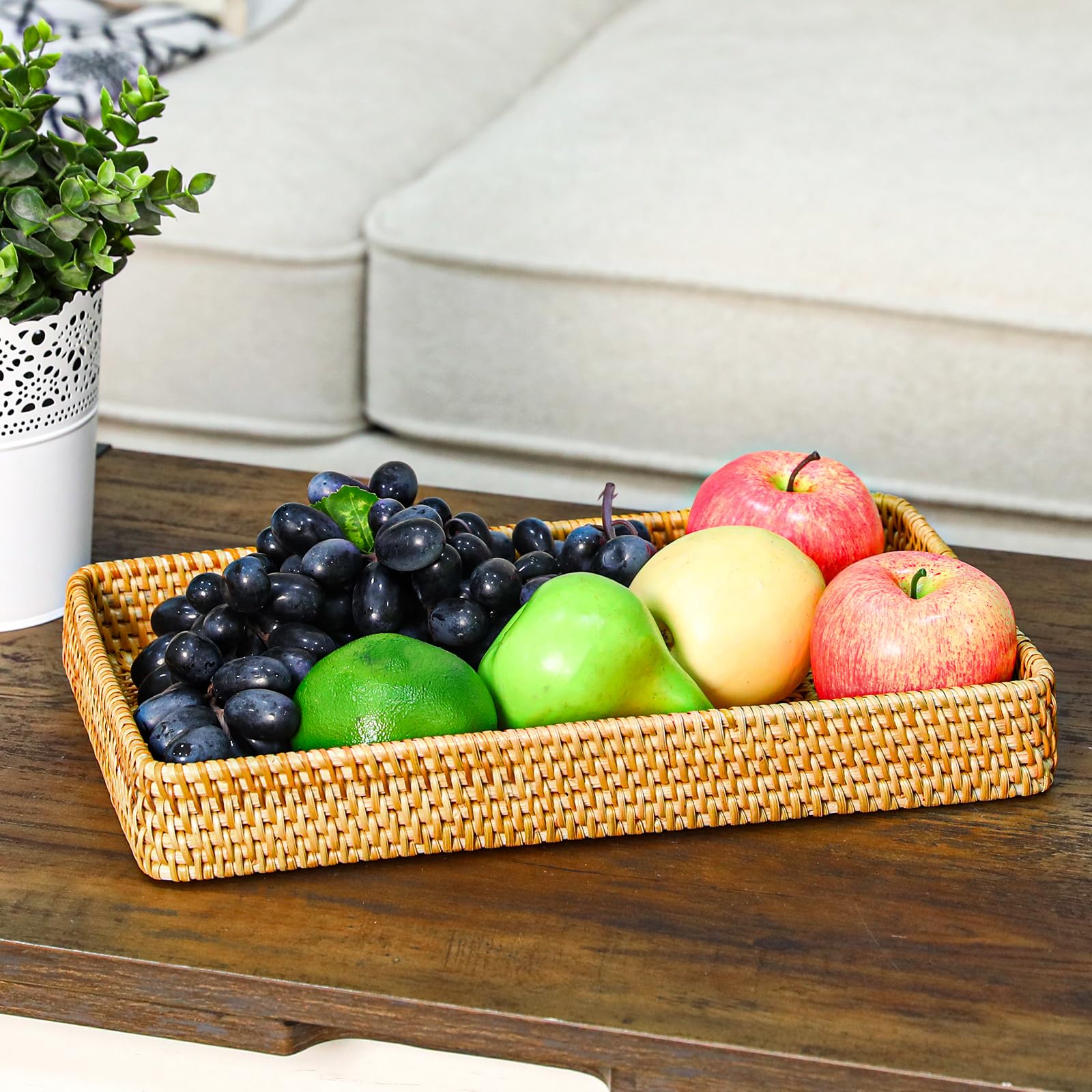 SynHHnergyx bandeja decorativa de mimbre que combina con estilos variados.