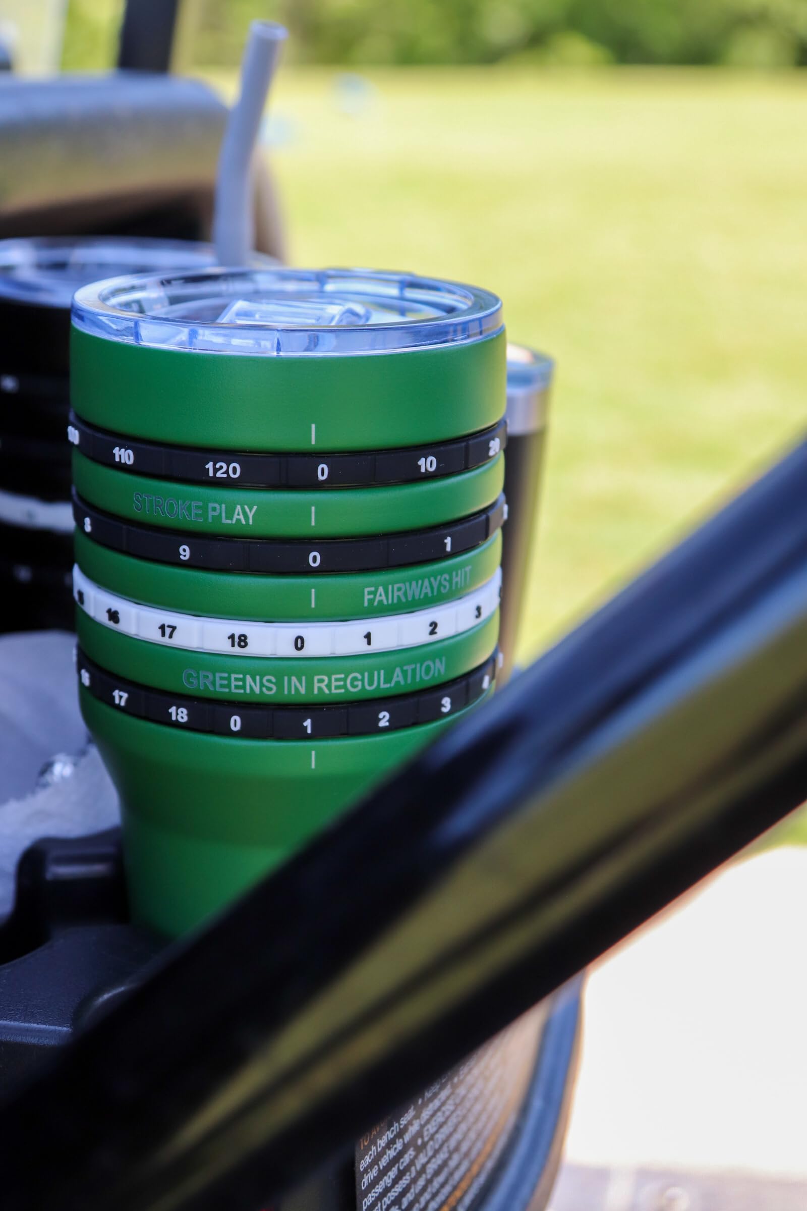 Tally Tumbler Golf con contador de puntaje para seguimiento en el campo.
