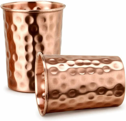Taluka Set de jarra y dos jarras de cobre para la mesa.