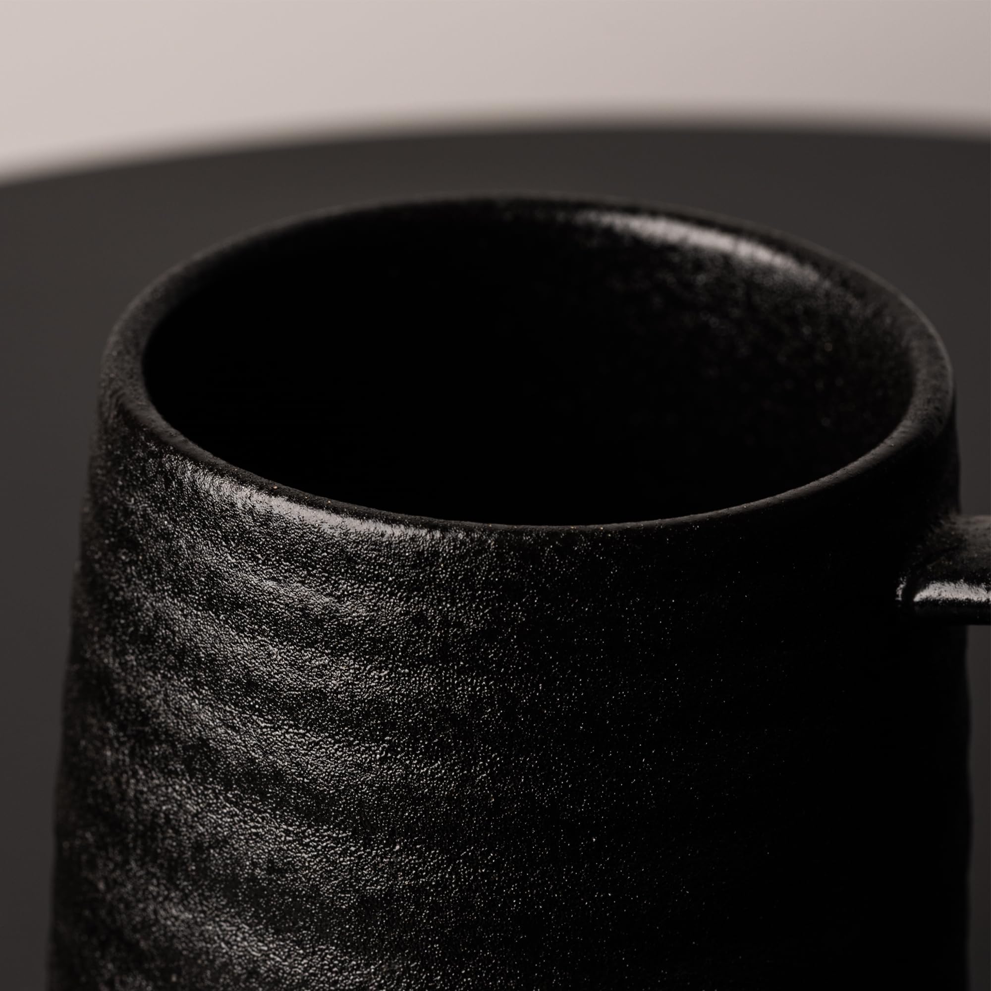 Taza TaoTaojarvie para café o té, diseño versátil.