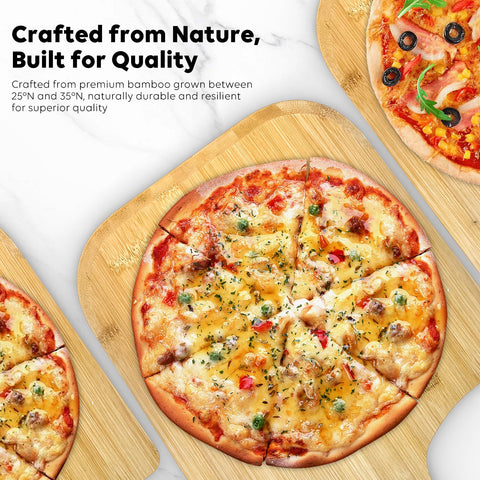 Pala para pizza de bambú natural con acabado liso para uso suave y preciso.