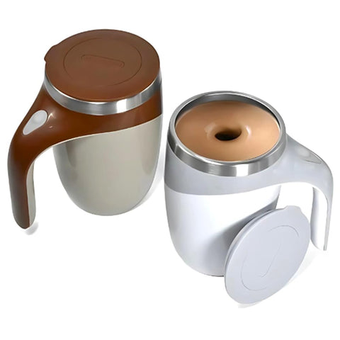 Taza auto-mezcla con tapa muestra diseño compacto para llevar.