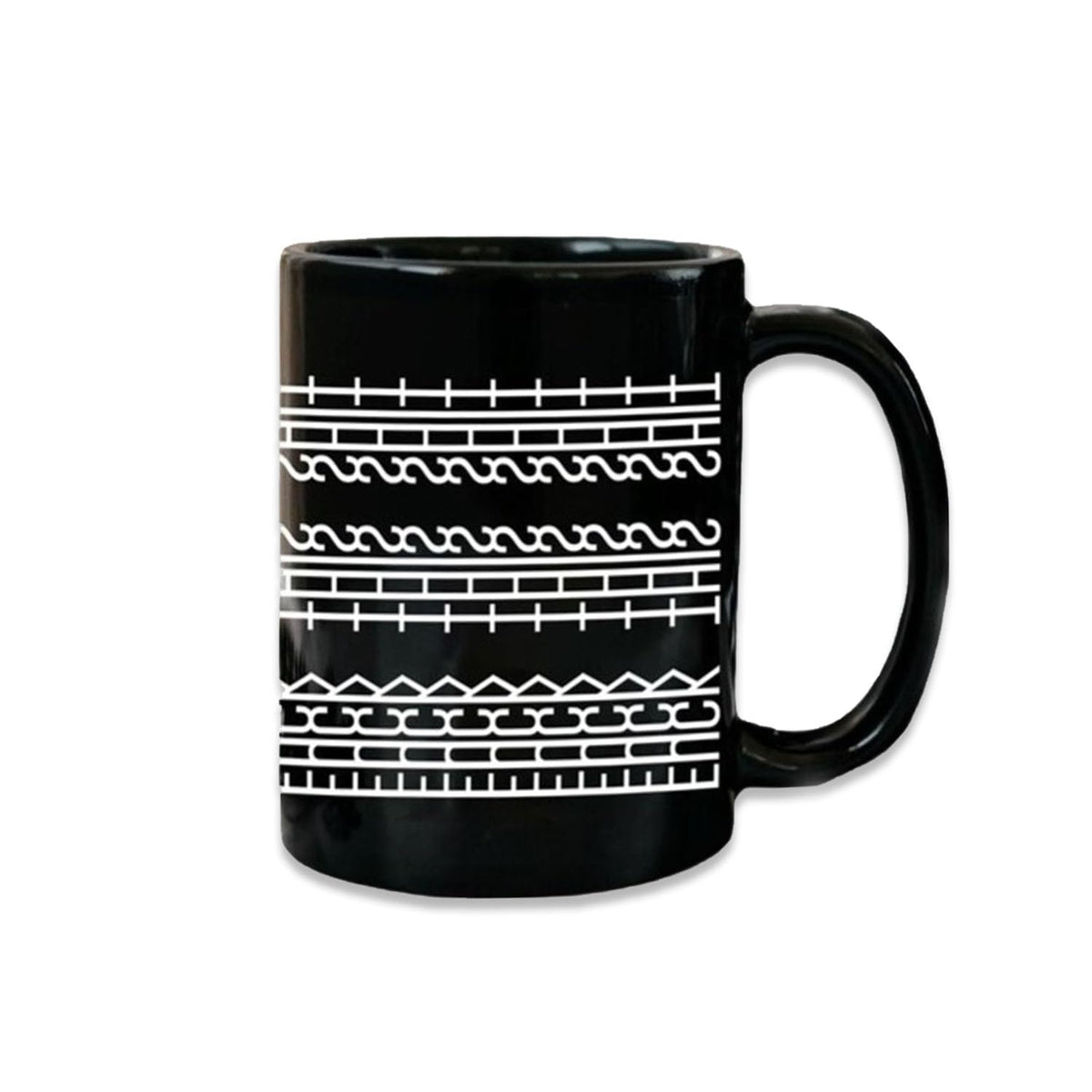 Taza de café con mensaje oculto vista frontal, ideal para sorpresa en la oficina.
