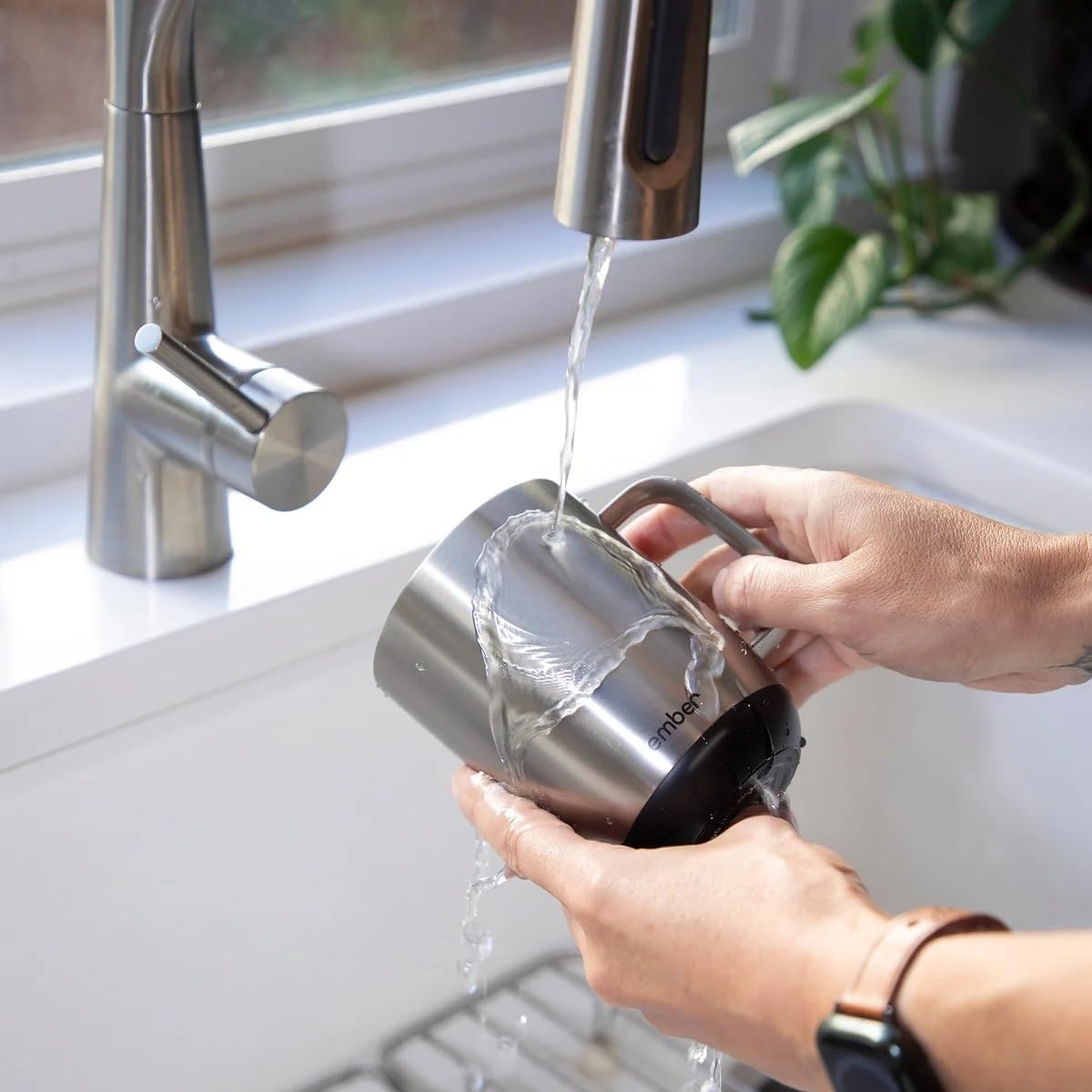 Taza Ember 2: app para fijar temperatura y recibir notificaciones útiles.