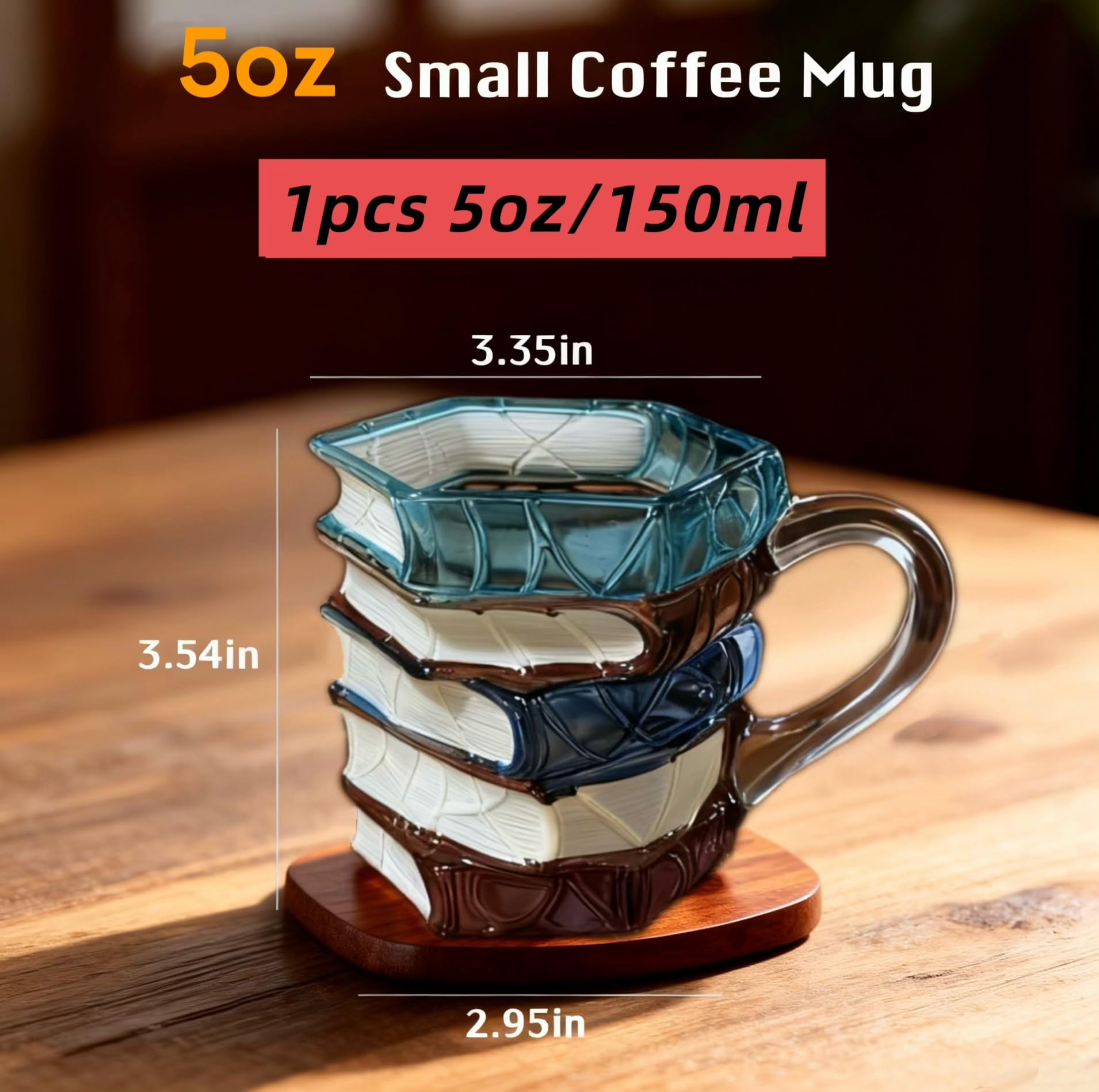 Taza libro 3D pintada para té, detalle artesanal y libros apilados