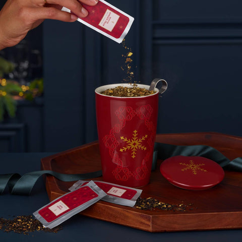 Cerámica de calidad Tea Forte Kati crea una bebida aromática.