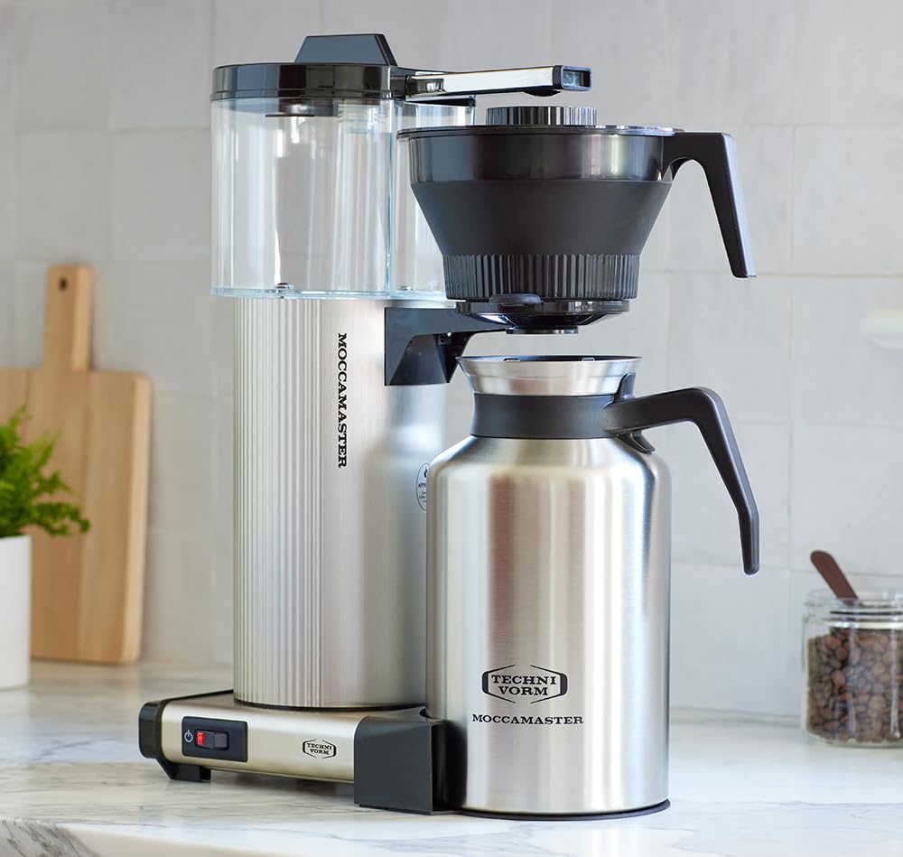 Termo de acero inoxidable mantiene el café caliente durante horas.