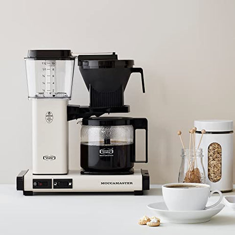 Moccamaster KBGV Select: cierre automático al retirar la jarra para seguridad.