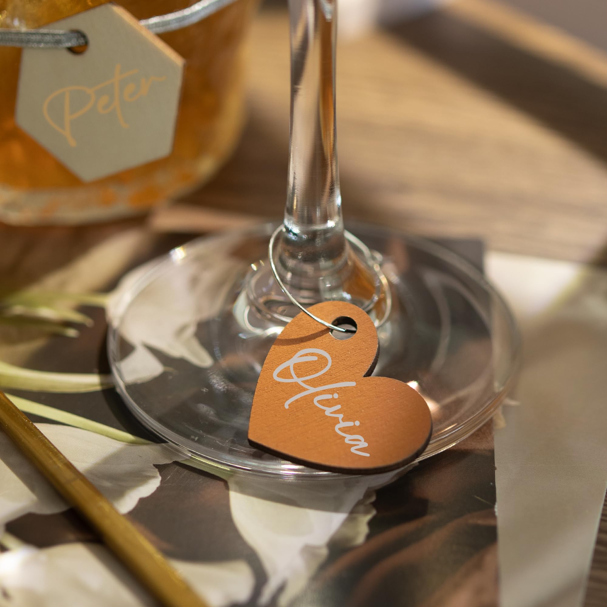 Temlum charms cinta elástica para uso versátil en copas y tazas.