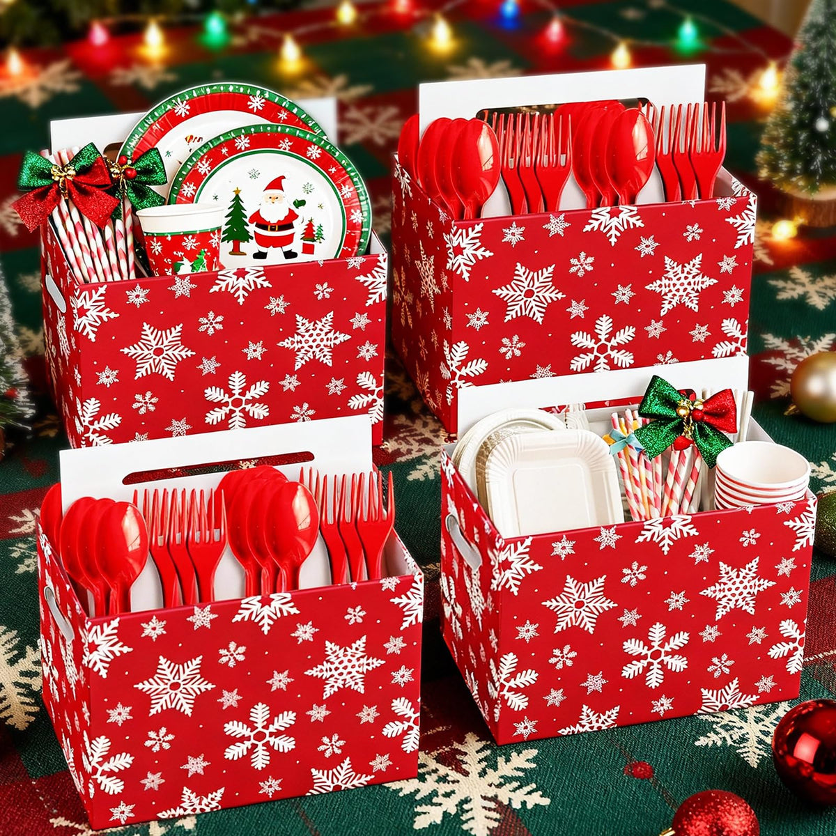 Porta cubiertos navideños con asa de Tenceur para mesas organizadas y festivas.