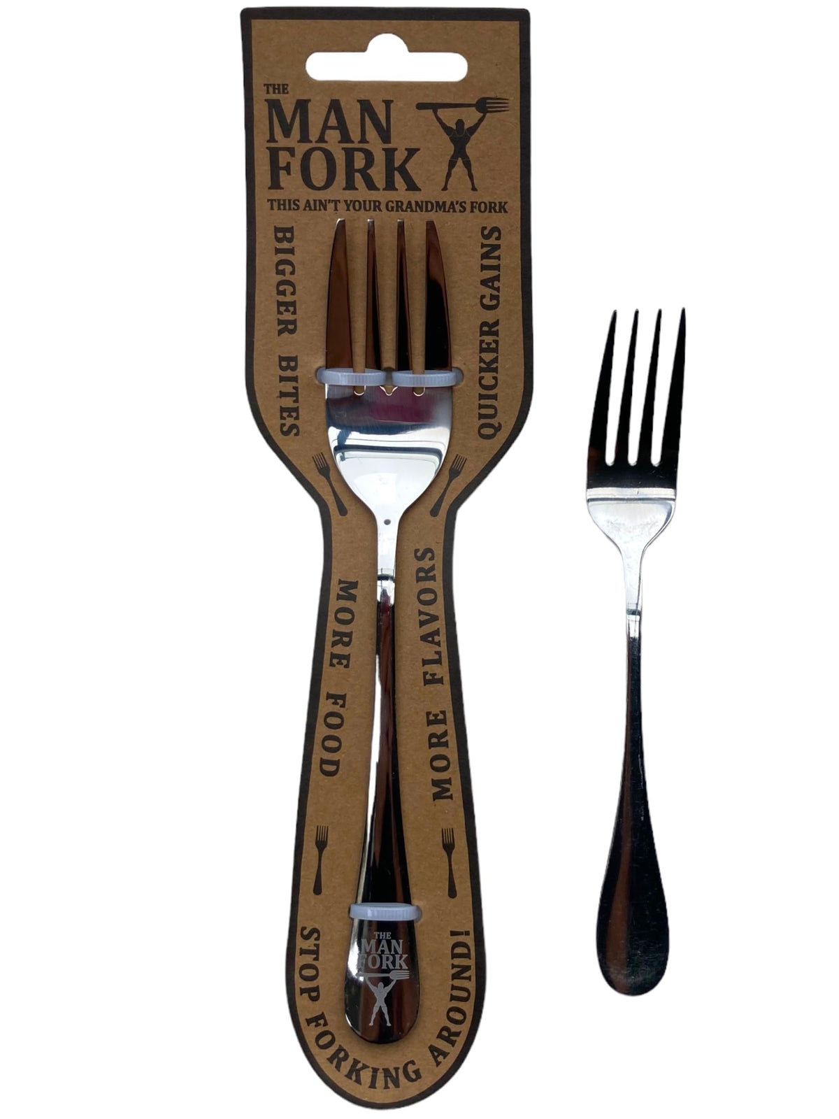 El tenedor del hombre muestra mordida grande para porciones abundantes y sabores intensos.