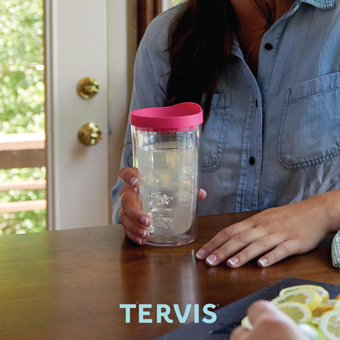 Tervis juego de 4 piezas, colores variados, ideal para uso diario y reuniones.