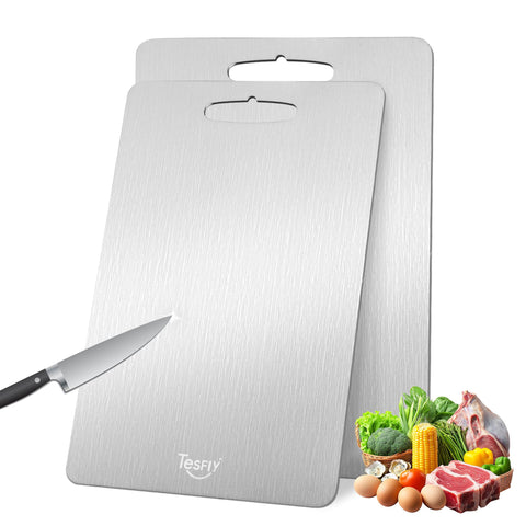 Tabla Tesfly titanio de doble cara, ideal para carnes y verduras, fácil de limpiar.