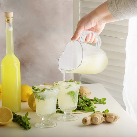 Jarra Tessco para ti, uso versátil para agua, leche, jugos y cócteles.