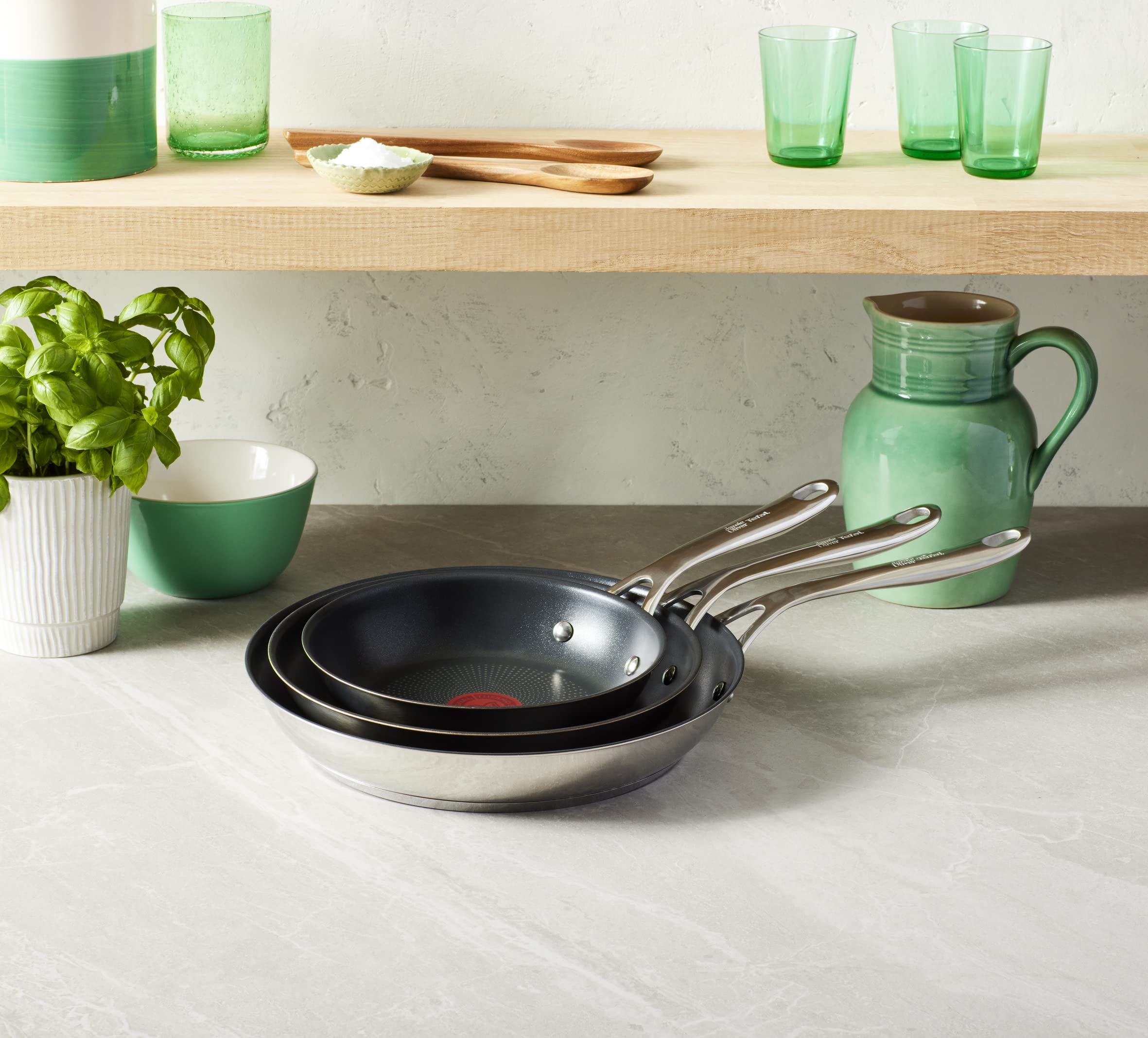 Conjunto completo de tres sartenes de T-Fal Jamie Oliver Cooks Smart para uso diario